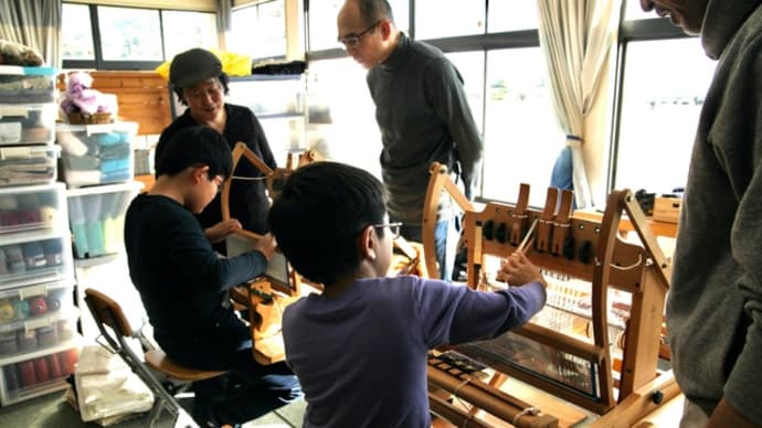 竹島の手織体験が再開しました。