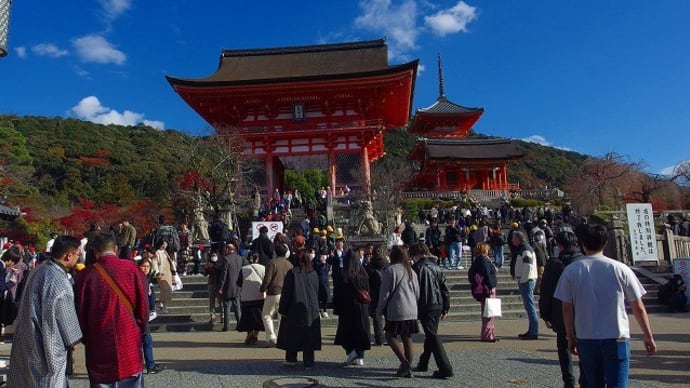 三年坂から清水寺へ