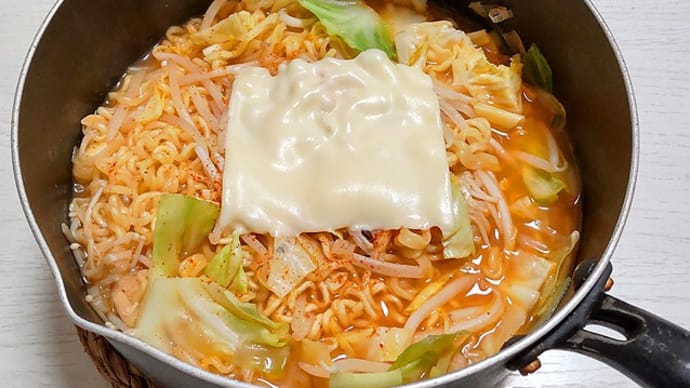 1月22日 鍋ごとものぐさ辛ラーメン飲酒&今年初のいちご。