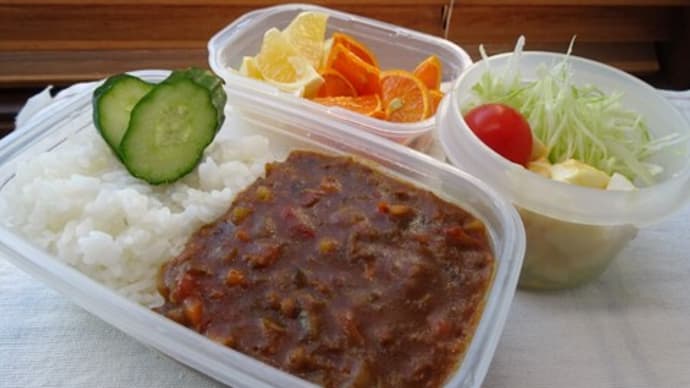 ミートカレーライスのお弁当と、実家ウォーキング