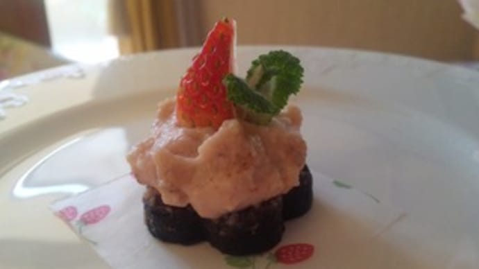 ストロベリーチーズケーキ