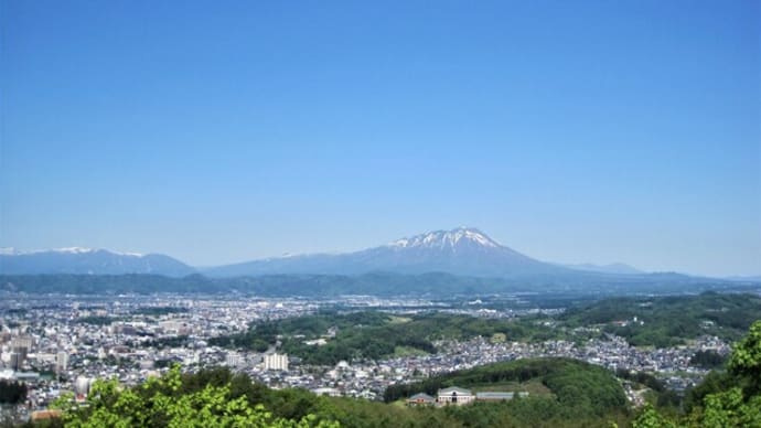 岩山展望台から望む山々