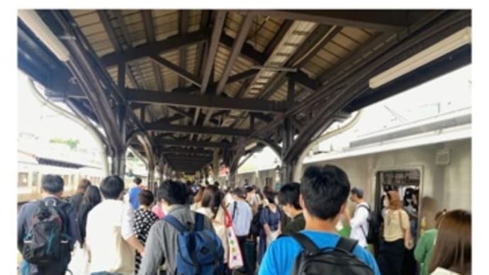 ワクチン無料でばら撒いて、旅行割引きって国民の血税を弄ぶなって