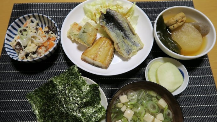 Wさかなと卯の花と大根煮、炊屋食堂の田舎定食・・・庶民の味。