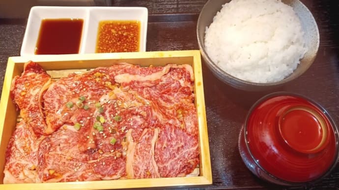 ランチで焼肉市場とヨガマット