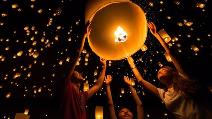 「世界の祭り⑳」タイ「イーペン祭り」 ～写真と短歌で綴る世界文化紀行