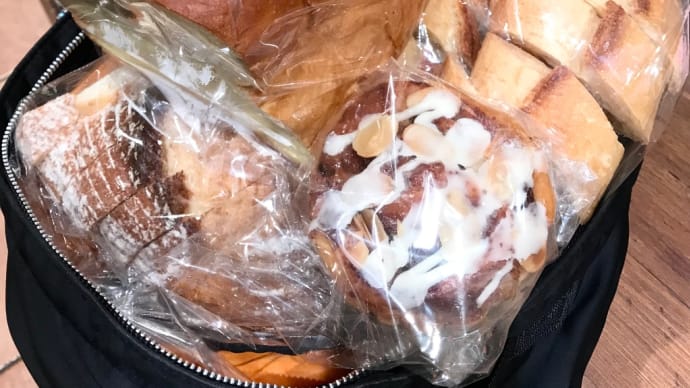 パン🍞の香りに誘われて〈英訳付〉