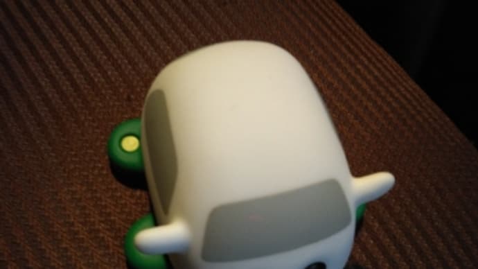 この空飛ぶ車のおもちゃはかわいいなあ!