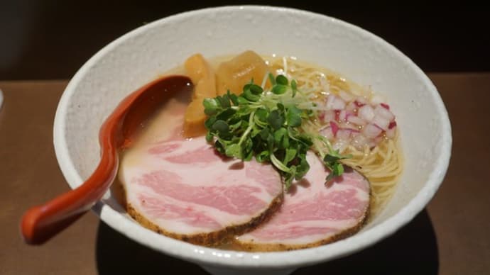 20139 中華そば 響「焼きあご冷やし塩そば」@石川県白山市 6月12日 塩角がとれ甘みと渋みを感じさせる、冷製魚介清湯!