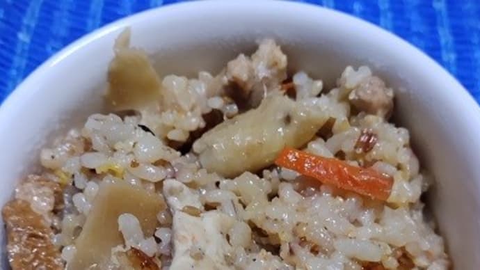 【10/14晩御飯】ヤマモリ/地鶏釜めしに有田鶏追加、炊飯器エラーでまさかの結果にXP