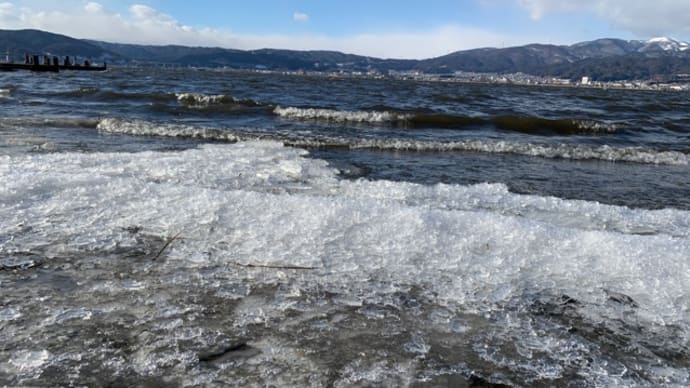 諏訪湖の氷