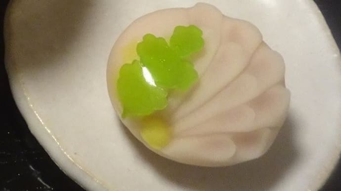 お菓子は「姫菊」