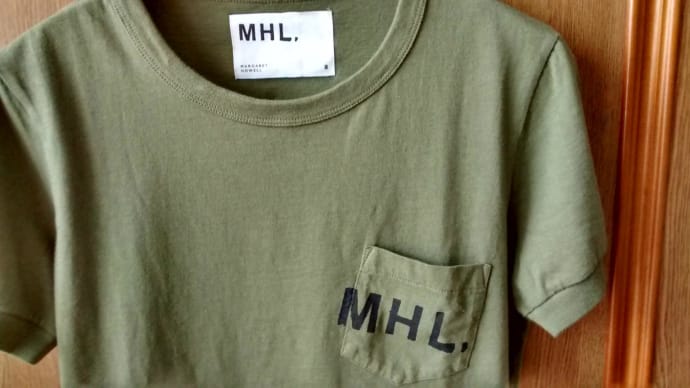 「 マーガレットハウエル 」　定番の半袖Ｔシャツ 、今年はこのお色を買いました 。 * MHL .