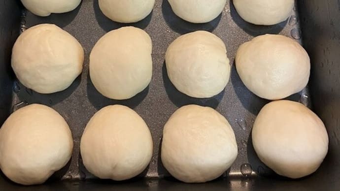 肌寒い日に、パンを焼く
