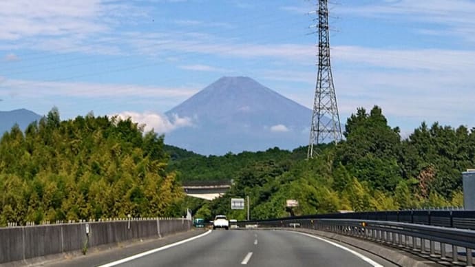伊豆縦貫自動車道から新東名高速道路の富士山