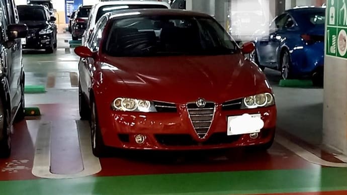 お年寄りが乗り降りしやすい車は…