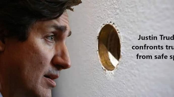 Keyhole Peering Chicken Trudeau. 😀😂🤣😈🐔🐓🍗🚛