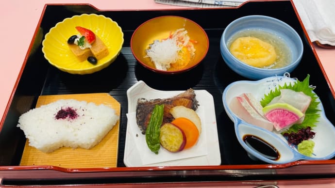 会席弁当