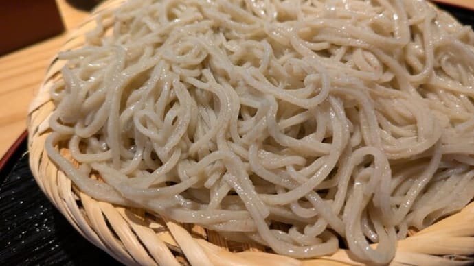 『ランチMTGで弍代目かやもりへ···』