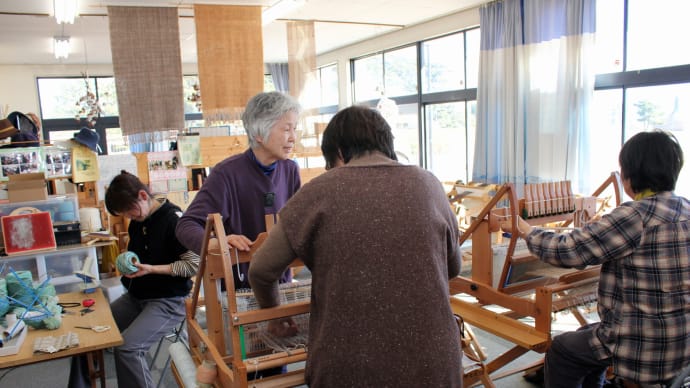 金曜はカラミ織りだった　　竹島クラフトセンター