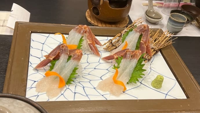 カニを食べるお仕事。