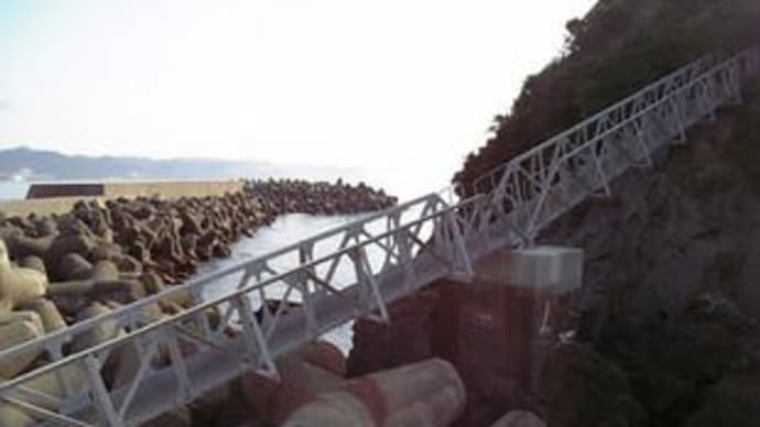 鴨川漁港・灯台島