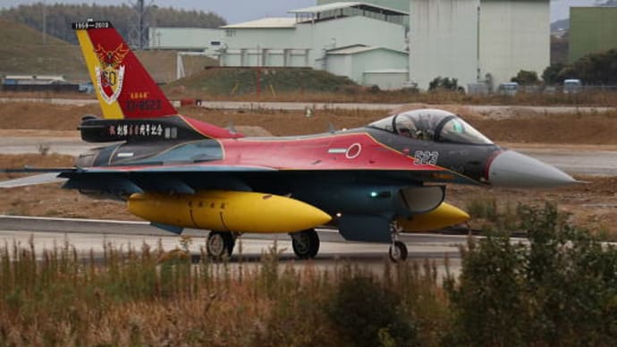 福岡県築上町 「 第6飛行隊創隊60周年記念ペイント仕様 F-2 」