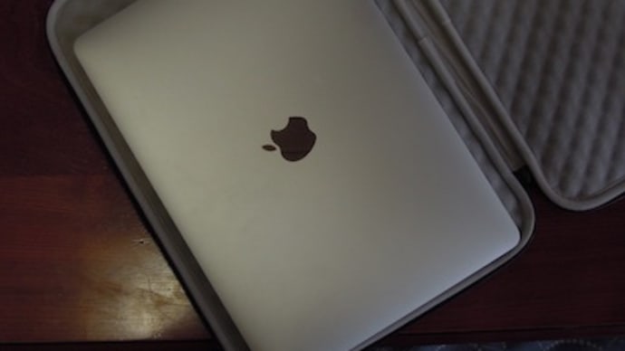MacBookと水性ボールペンでストレス解消