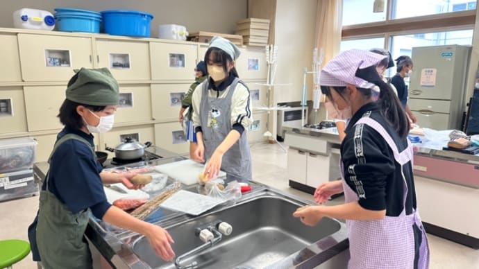 6年生 家庭科〜調理実習