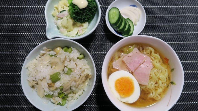 ラーメンライス、炊屋食堂の田舎定食・・・庶民の味。