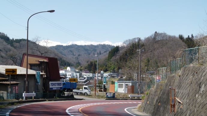 北信濃･･･犀川の畔の･･･信州新町・・・「かあさんが夜なべして」の歌碑