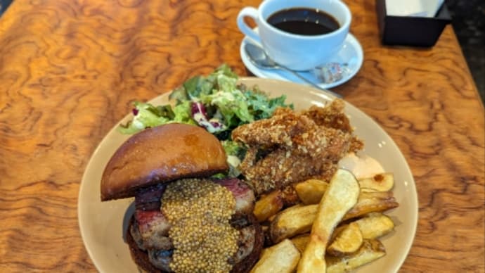 暑くて肉の中を歩いてるみたいな気分でバーガー