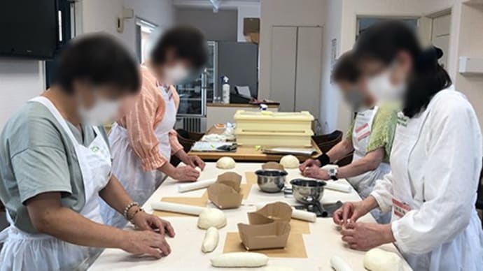 パン作り上級コースの授業です。