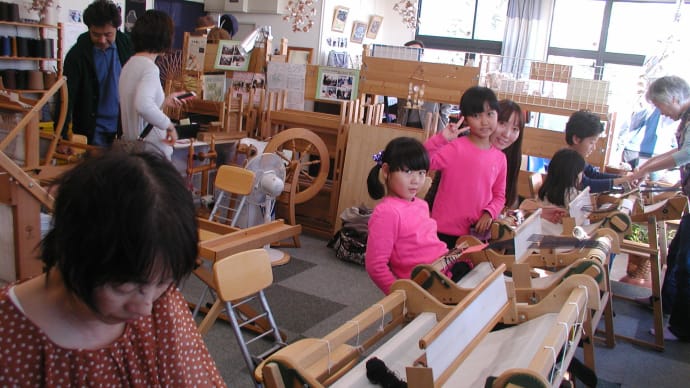 TCC竹島クラフトセンター、私達機織り少女です