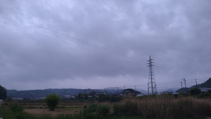 ザーザー降りになる前にの空
