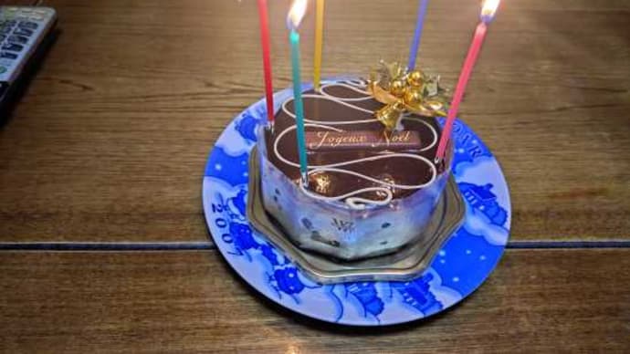 クリスマスイブは一日中寝てました・・・・・。(-_-;)