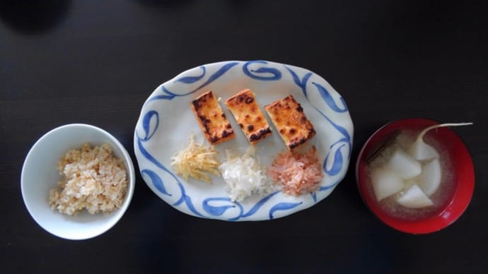 0627朝食：厚揚げ定食とスプラウト納豆定食