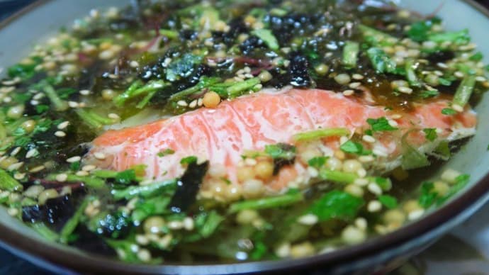 贅沢にも磯海苔茶漬けと鮭茶漬けを~