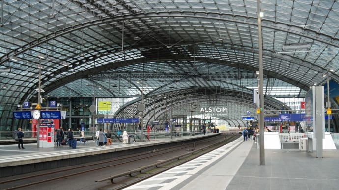 8032-ベルリン(完)中央駅高架ホームにて