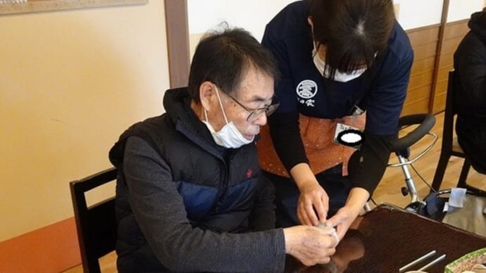 制作と俳句川柳の会とおやつ
