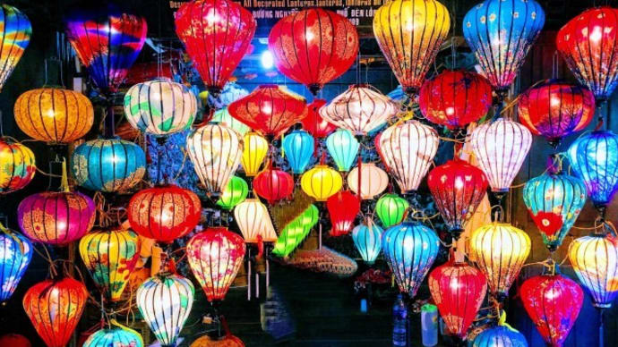「世界の夜景⑳」ベトナム「ホイアンのランタン祭り」～写真と短歌で綴る世界文化紀行