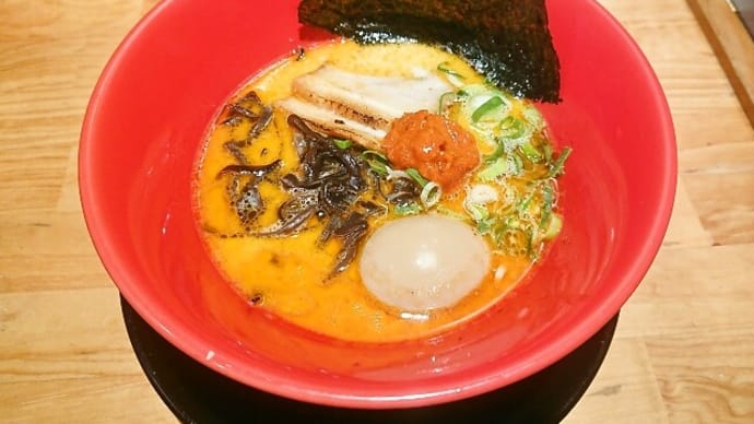 博多らーめん一心堂で味玉豚骨赤(2022年4月22日)