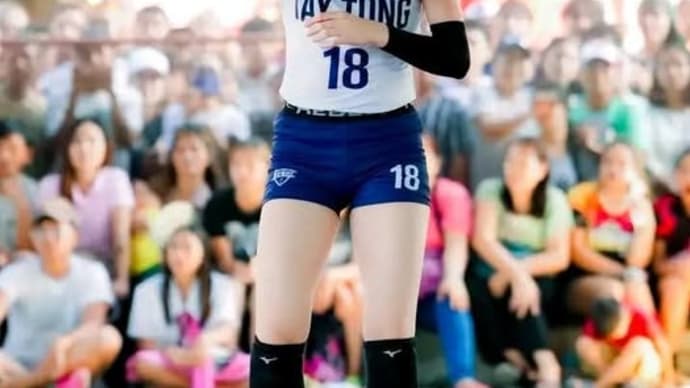 16歳のバレーボール選手ブリアナ・ニコル
