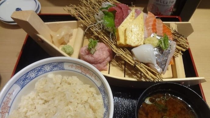 ご近所ランチで豪華な舟盛り丼@杉玉 千歳烏山