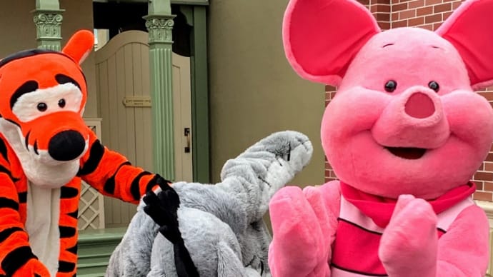 694 TDL×深々お辞儀(エントランスでのキャラグリ)。