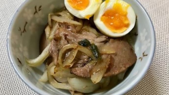 チャーシュー丼とおぼろ豆腐