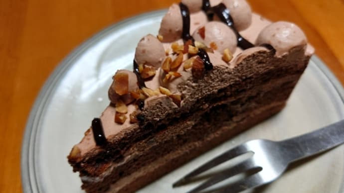 スーパーのチョコレートケーキ