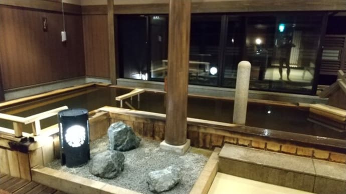 本日は共立リゾートのお宿月夜のうさぎで朝食バイキングを。超不快なホール係の小薗と一線。接客水準論外の低さ。食べ終えたお盆の回収は22分後。