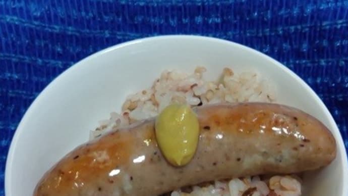 ポークフランク/ブラックペッパーなお総菜でとりあえずの昼食にしたんだね:P