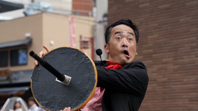 浅草楽天地ビル前 10